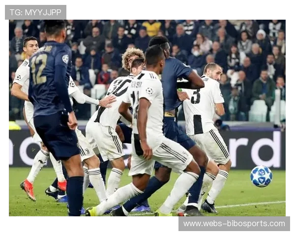 门兴vs科隆:迪克斯点射后全队相拥,庆祝历史性时刻