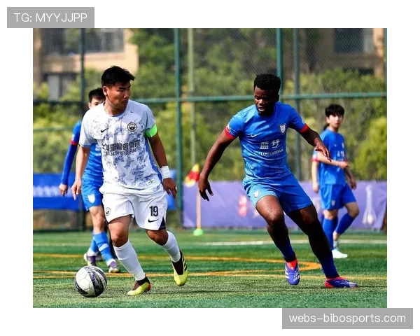 草根足球观察：业余联赛教练更注重培养球员在狭窄空间处理球的能力